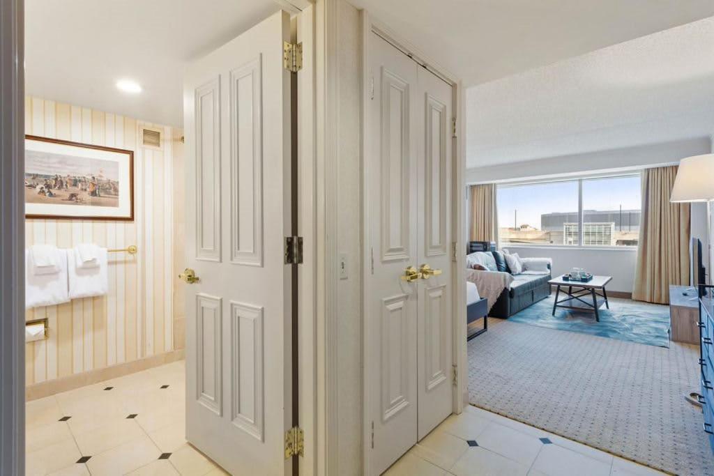 Cozysuites Showboat Bold Beachside Hotel Room * Atlantic City
